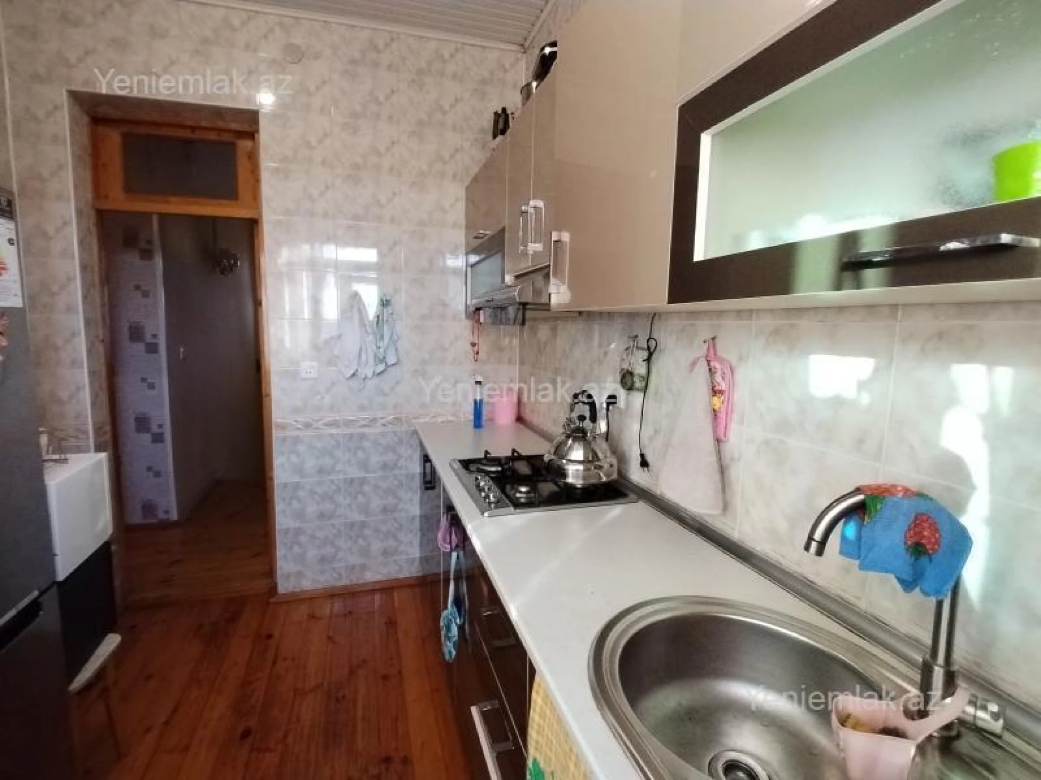Satılır 9 otaqlı həyət evi 220 m²