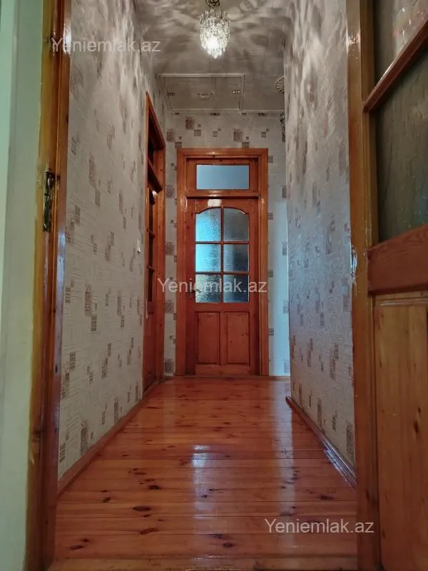 Satılır 9 otaqlı həyət evi 220 m²