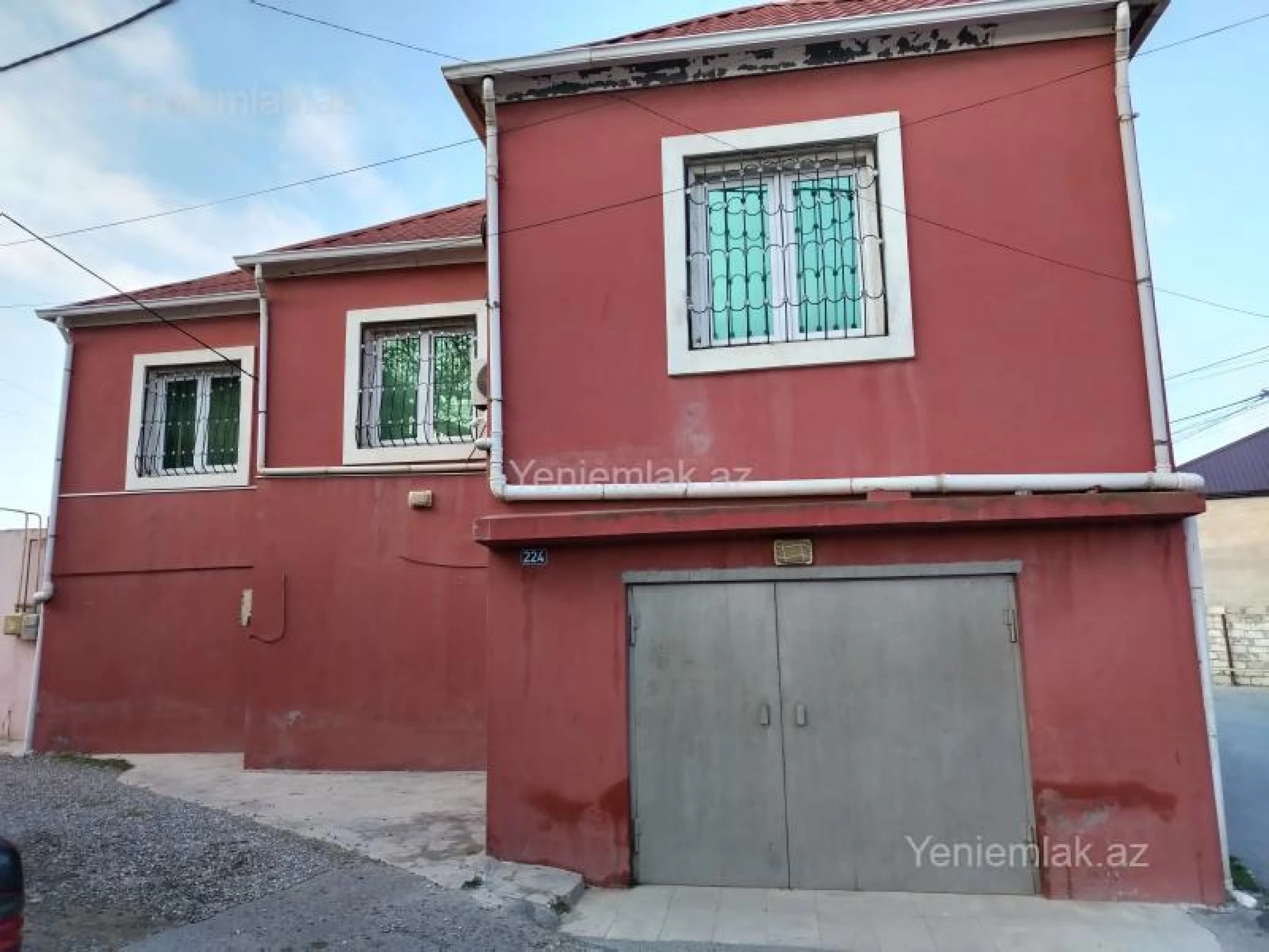 Satılır 9 otaqlı həyət evi 220 m²