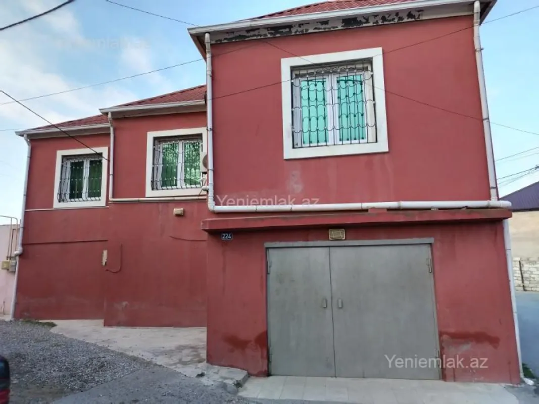 Satılır 9 otaqlı həyət evi 220 m²