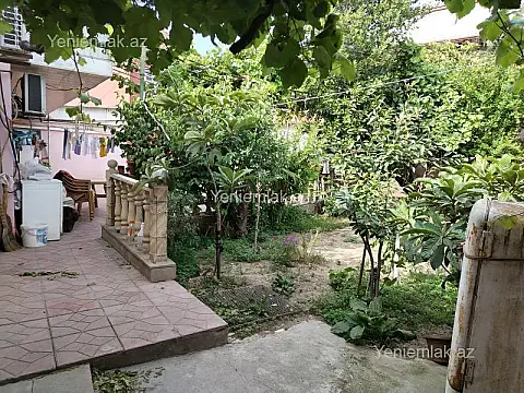 Satılır 9 otaqlı həyət evi 220 m²