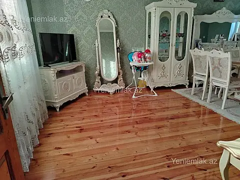 Satılır 9 otaqlı həyət evi 220 m²
