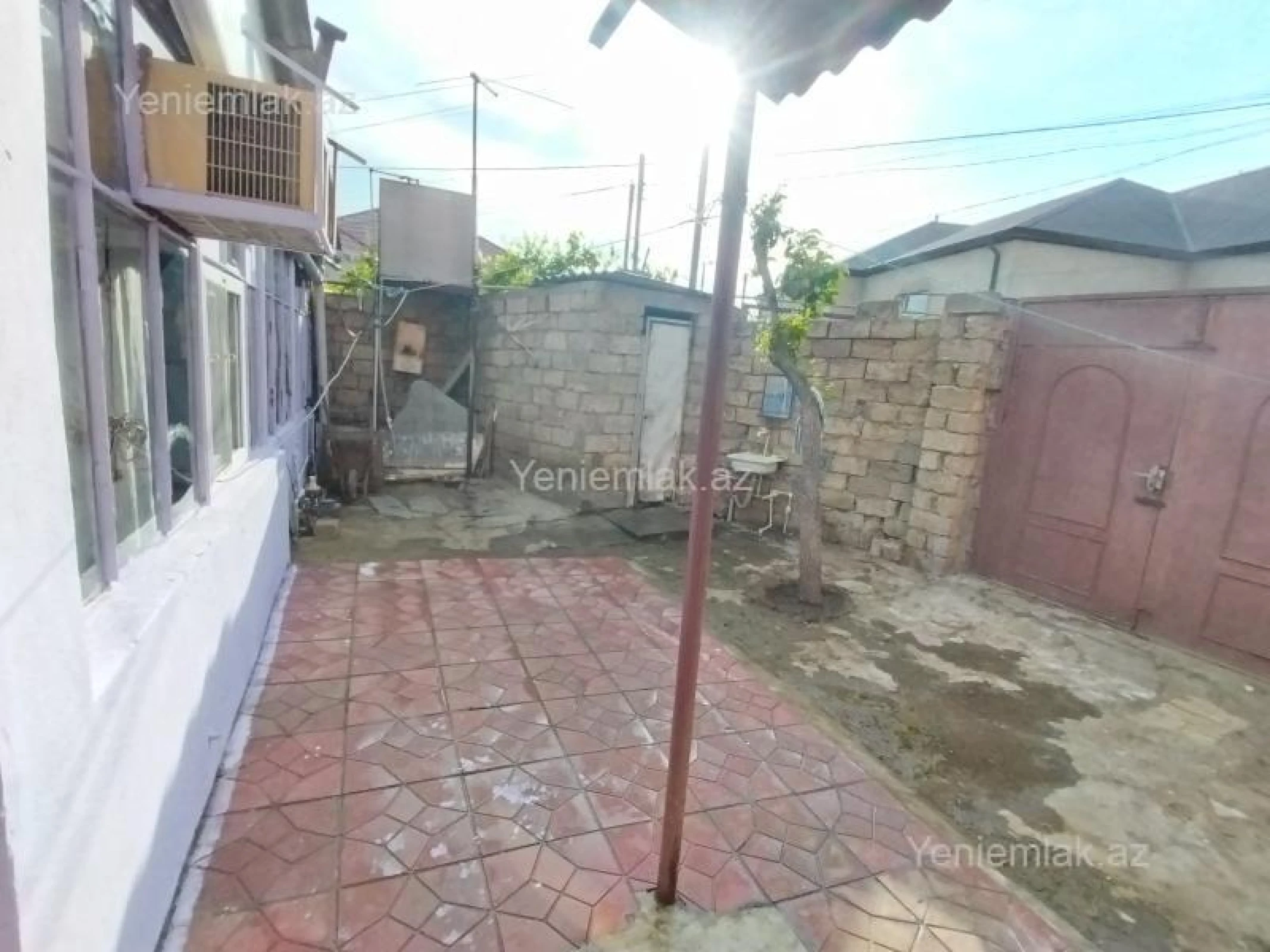 Satılır 9 otaqlı həyət evi 220 m²