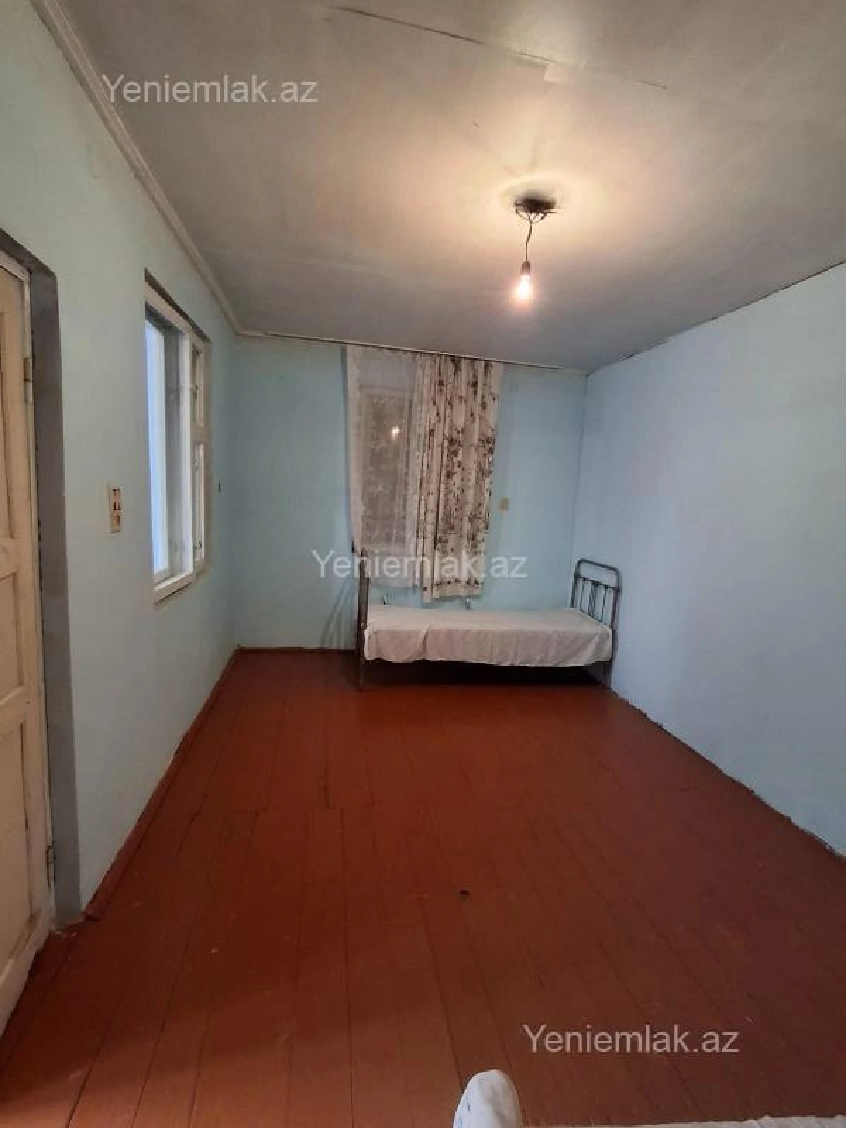 Satılır 9 otaqlı həyət evi 220 m²