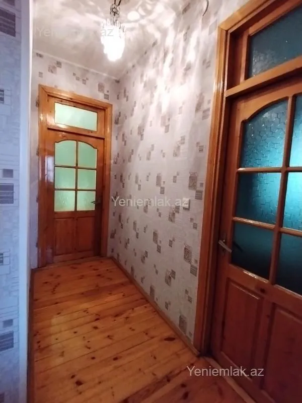 Satılır 9 otaqlı həyət evi 220 m²