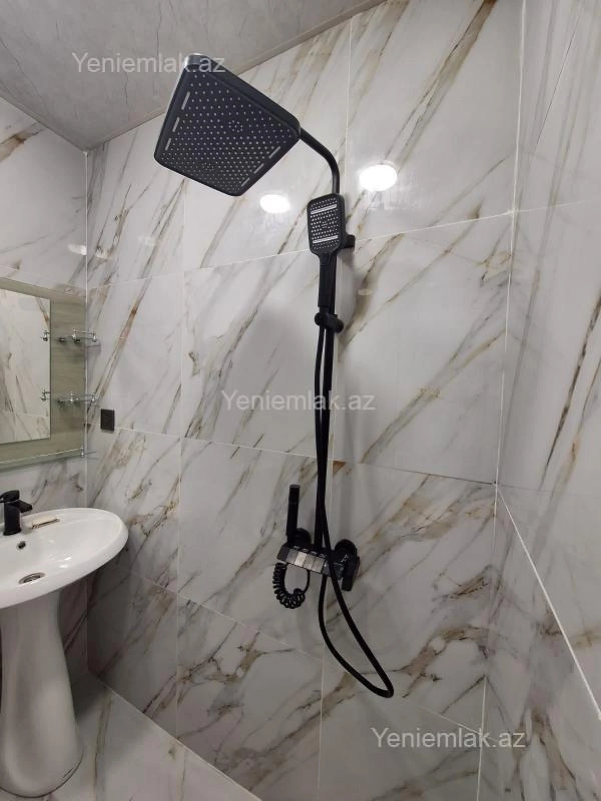 Satılır 2 otaqlı köhnə tikili 46 m²