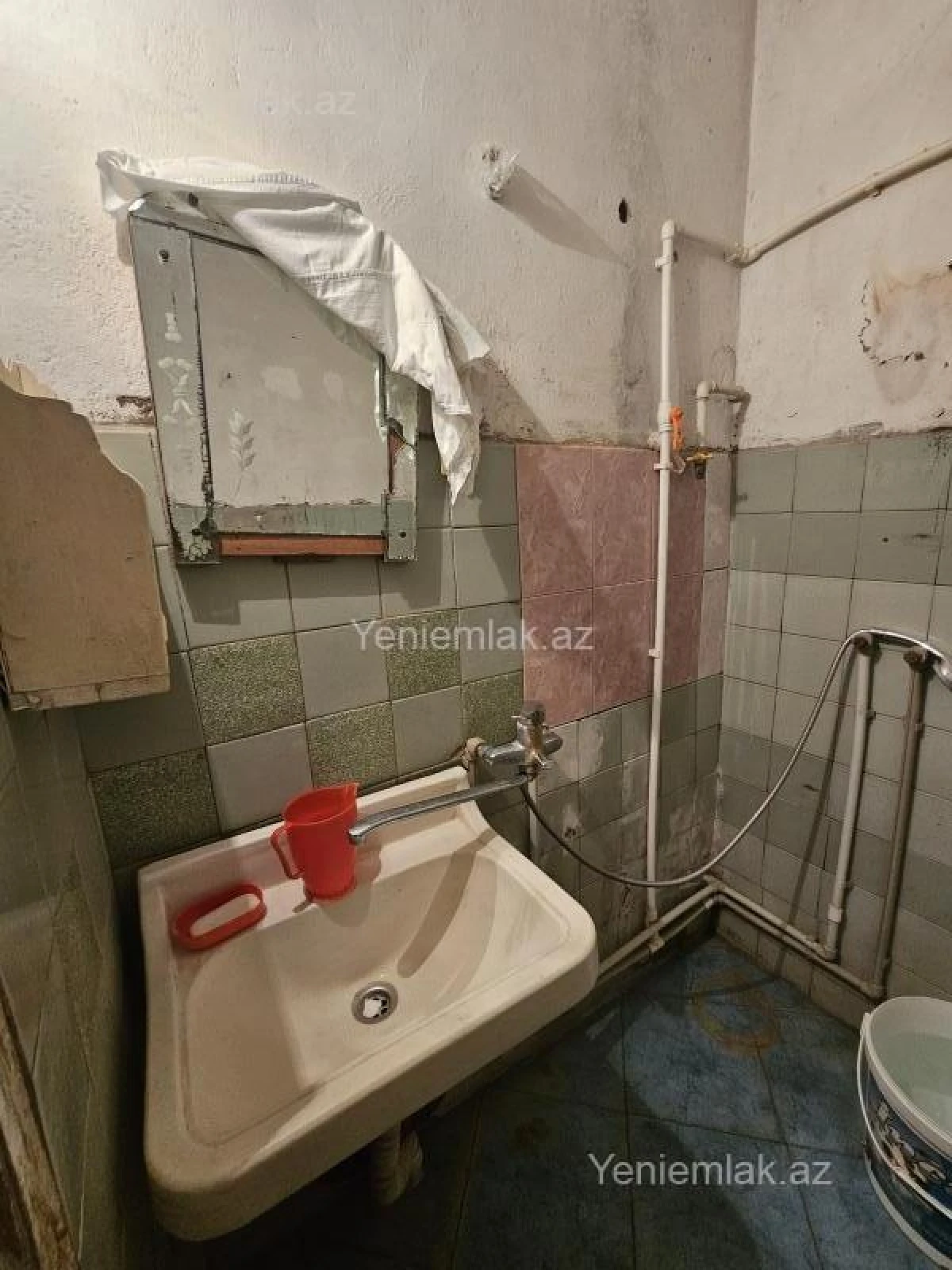 Satılır 2 otaqlı köhnə tikili 56 m²