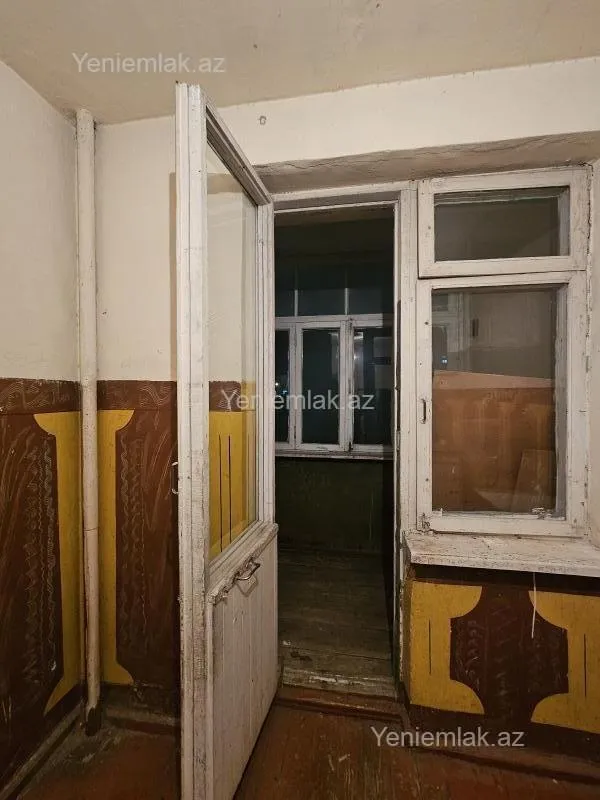 Satılır 2 otaqlı köhnə tikili 56 m²