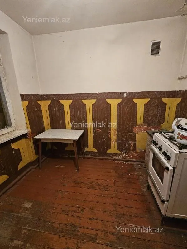 Satılır 2 otaqlı köhnə tikili 56 m²