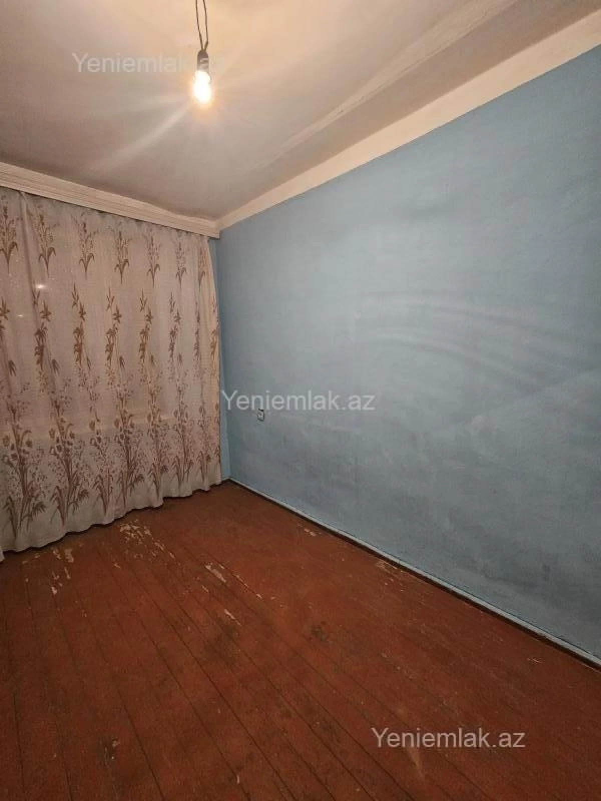 Satılır 2 otaqlı köhnə tikili 56 m²