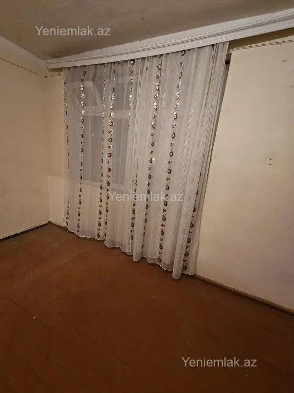 Satılır 2 otaqlı köhnə tikili 56 m²