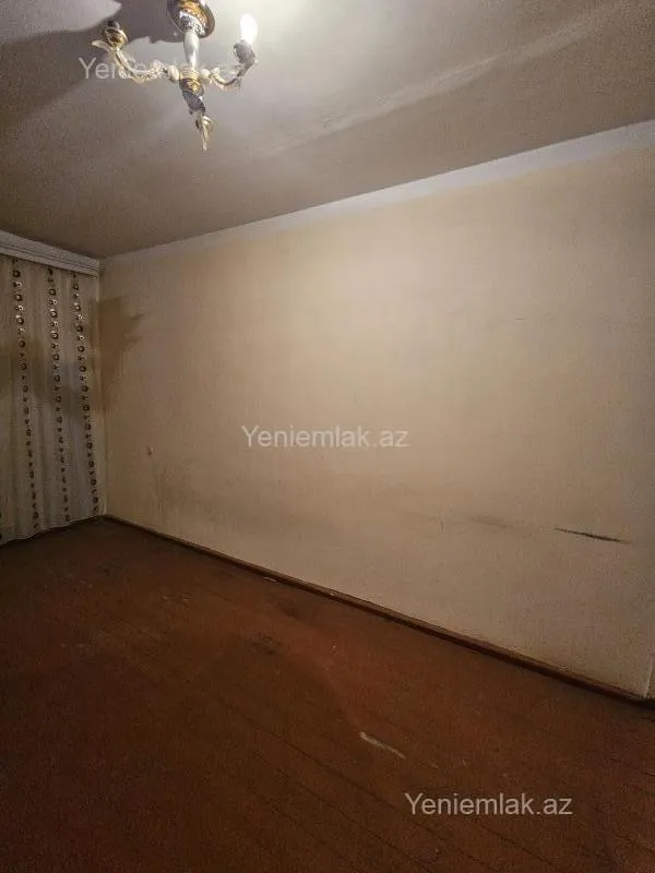 Satılır 2 otaqlı köhnə tikili 56 m²