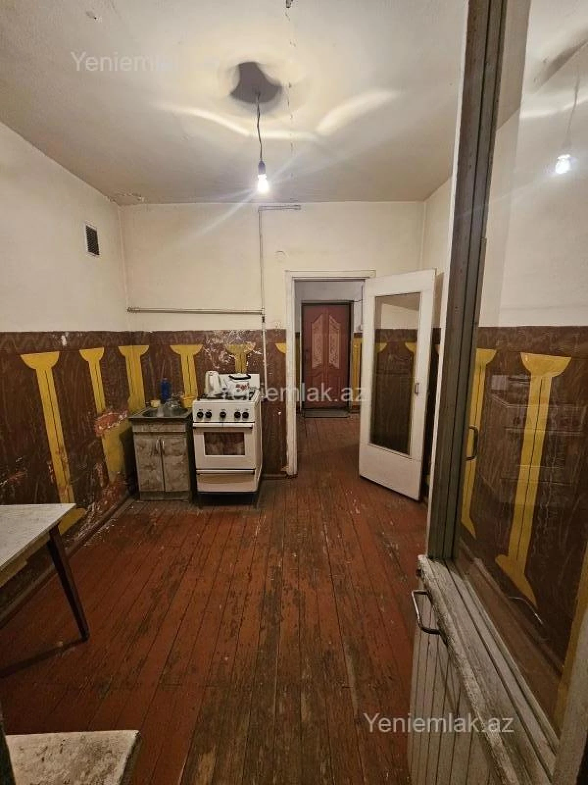 Satılır 2 otaqlı köhnə tikili 56 m²