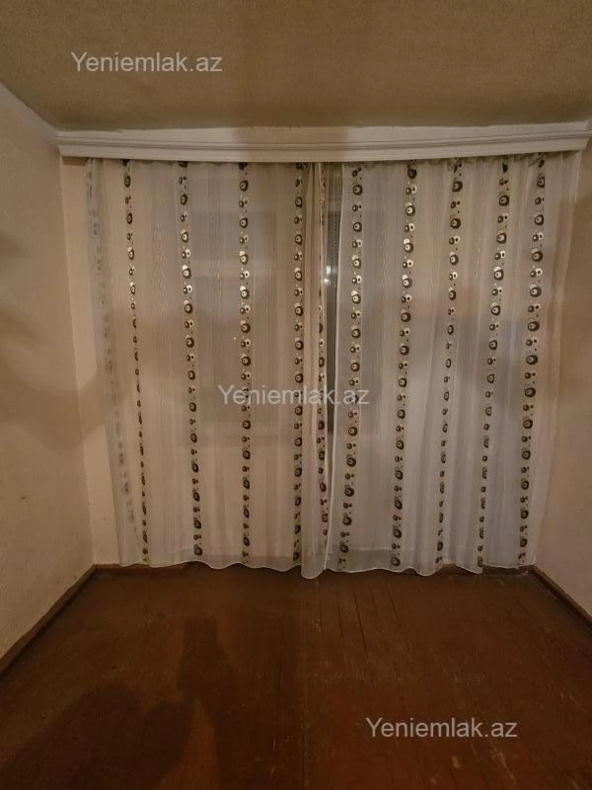 Satılır 2 otaqlı köhnə tikili 56 m²
