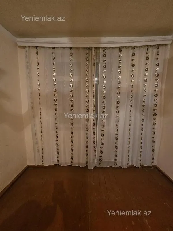 Satılır 2 otaqlı köhnə tikili 56 m²