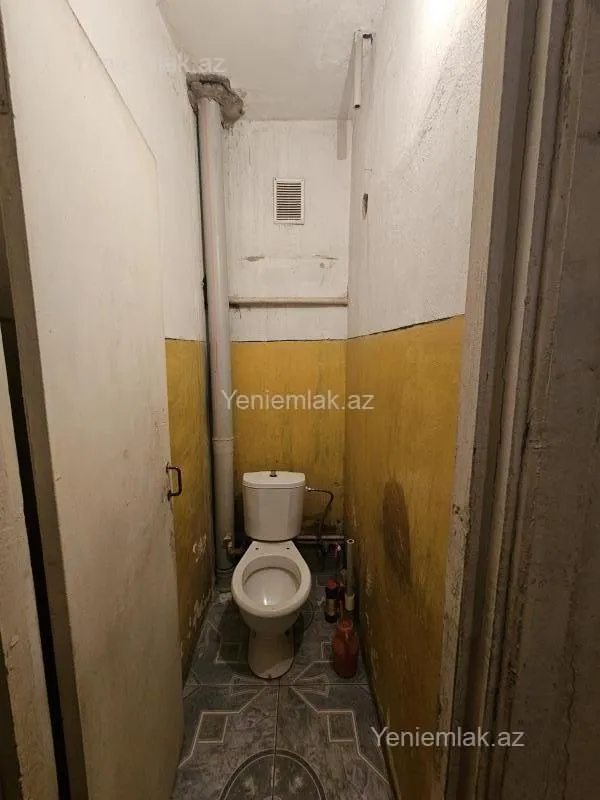 Satılır 2 otaqlı köhnə tikili 56 m²