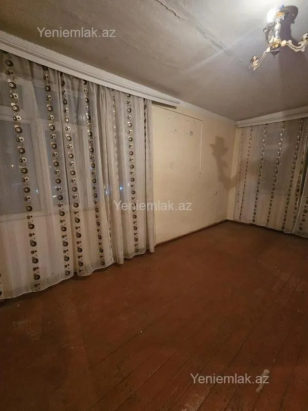 Satılır 2 otaqlı köhnə tikili 56 m²