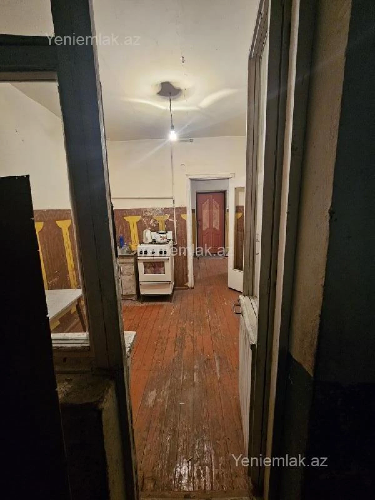 Satılır 2 otaqlı köhnə tikili 56 m²