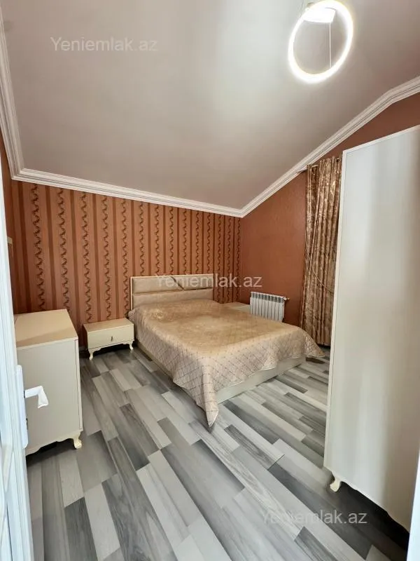 Satılır 6 otaqlı həyət evi 300 m²