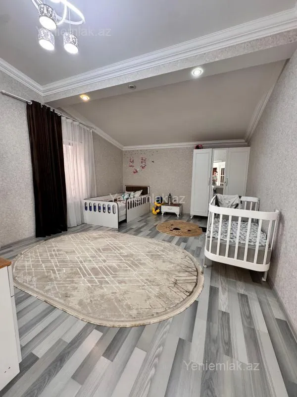 Satılır 6 otaqlı həyət evi 300 m²