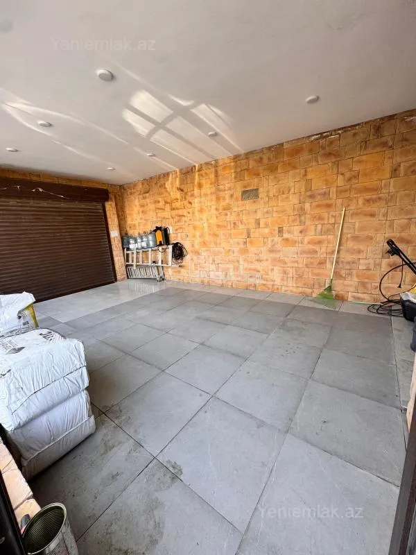 Satılır 6 otaqlı həyət evi 300 m²