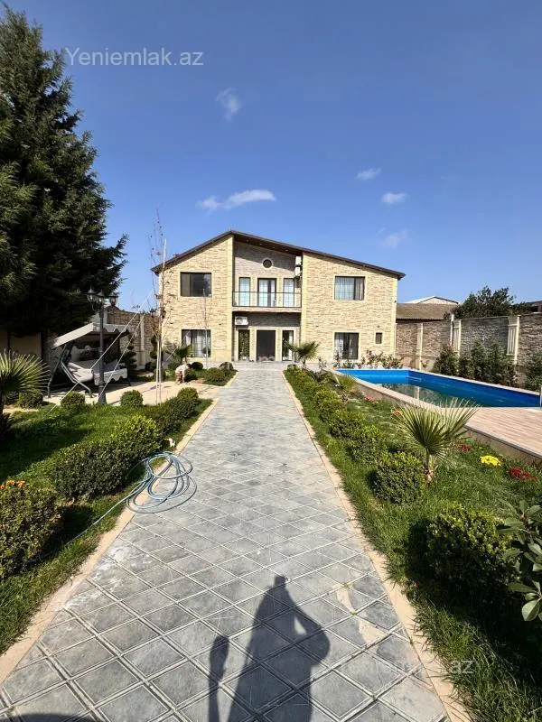 Satılır 6 otaqlı həyət evi 300 m²