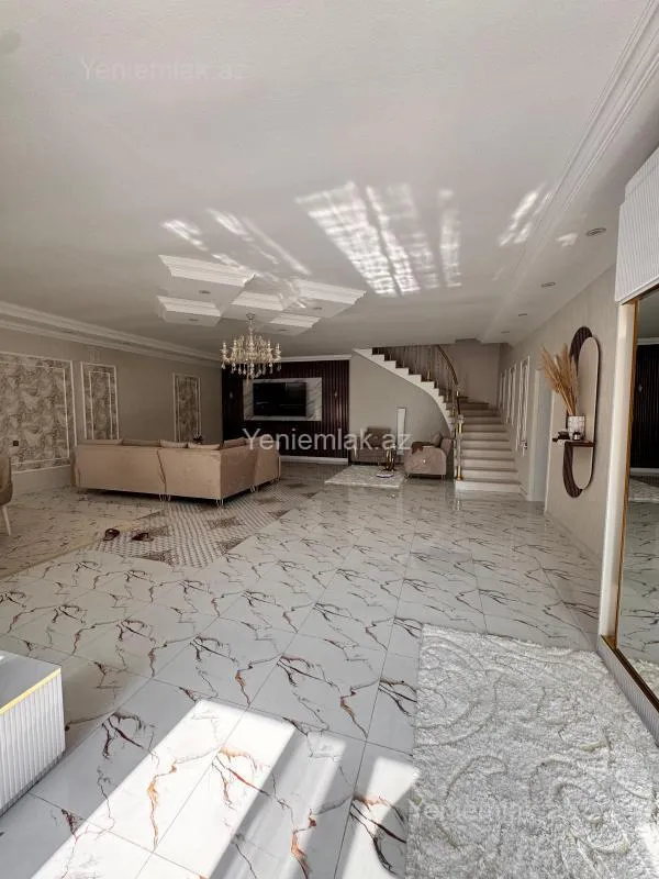 Satılır 6 otaqlı həyət evi 300 m²