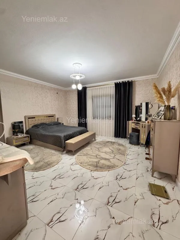 Satılır 6 otaqlı həyət evi 300 m²