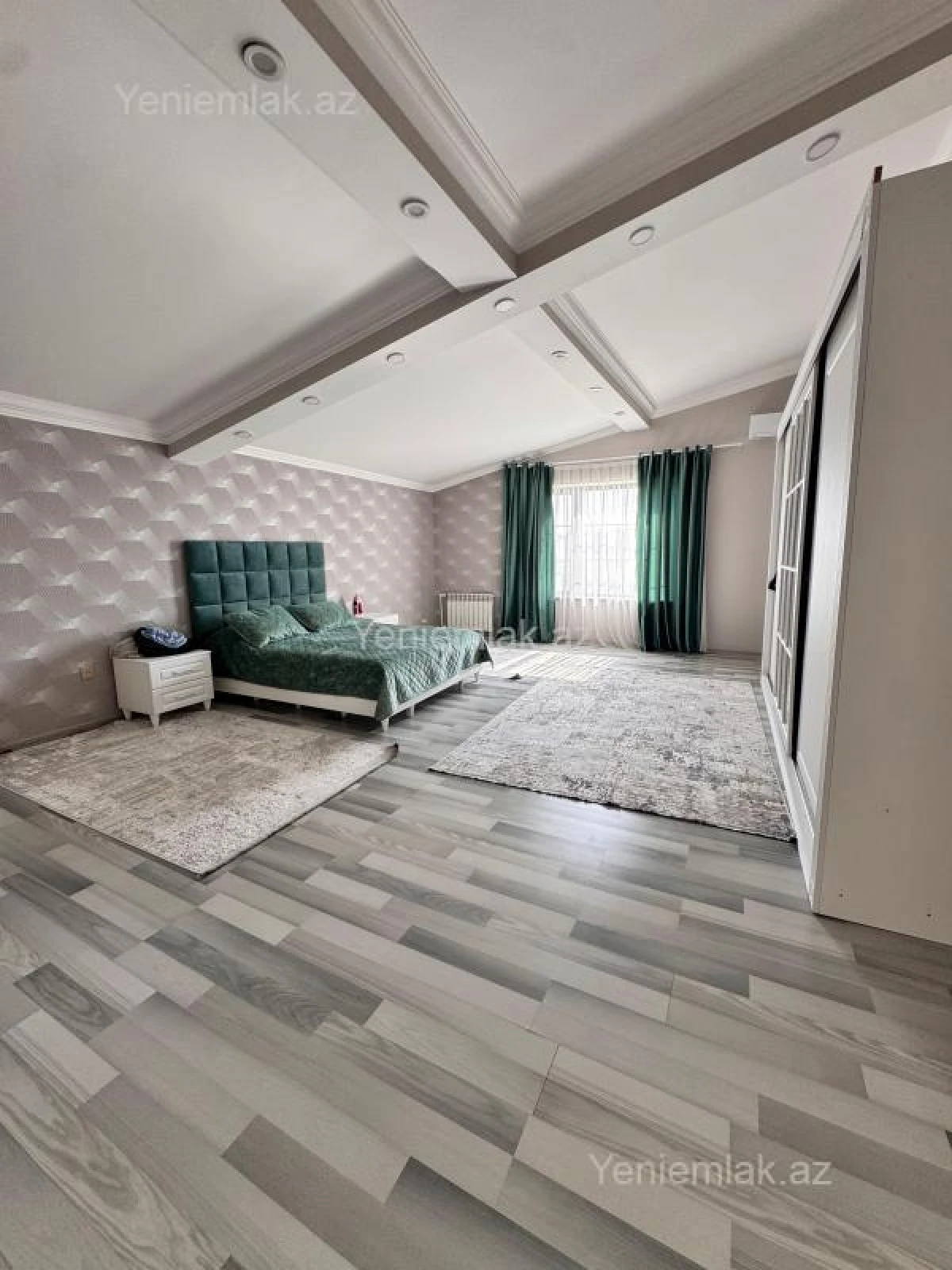 Satılır 6 otaqlı həyət evi 300 m²