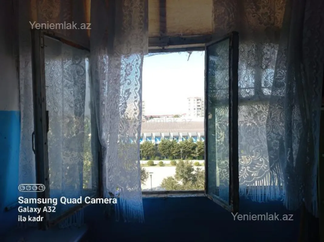 Satılır 1 otaqlı köhnə tikili 20 m²