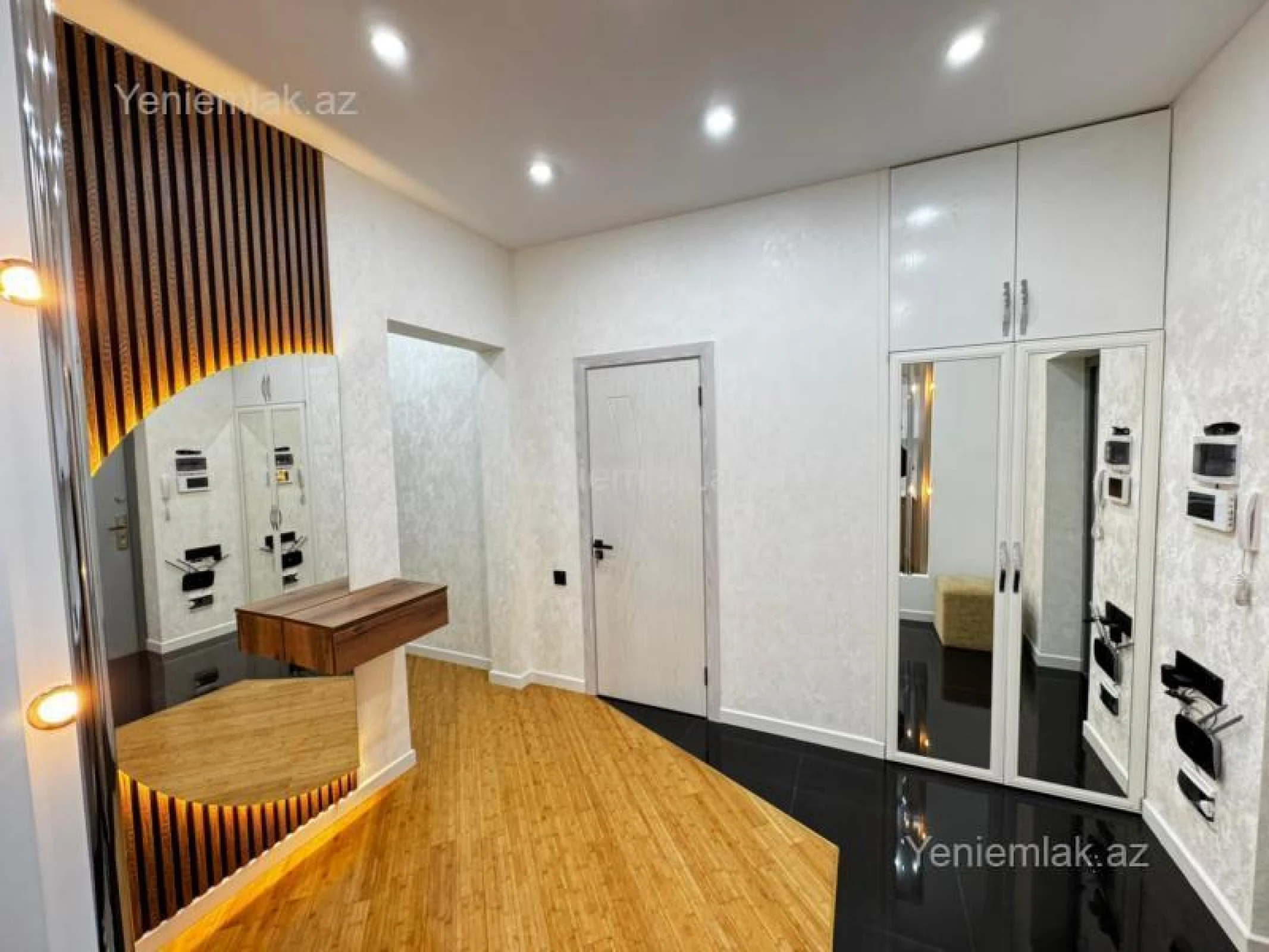 Satılır 2 otaqlı yeni tikili 68 m²