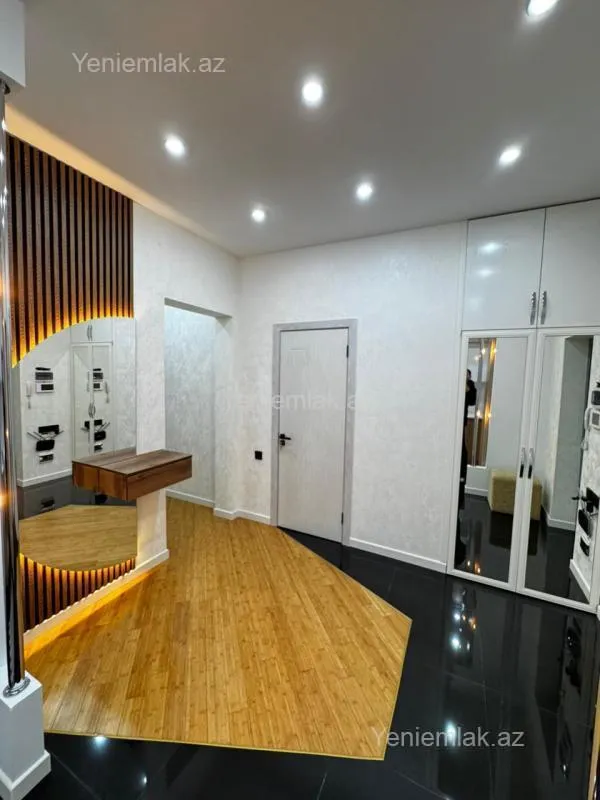 Satılır 2 otaqlı yeni tikili 68 m²