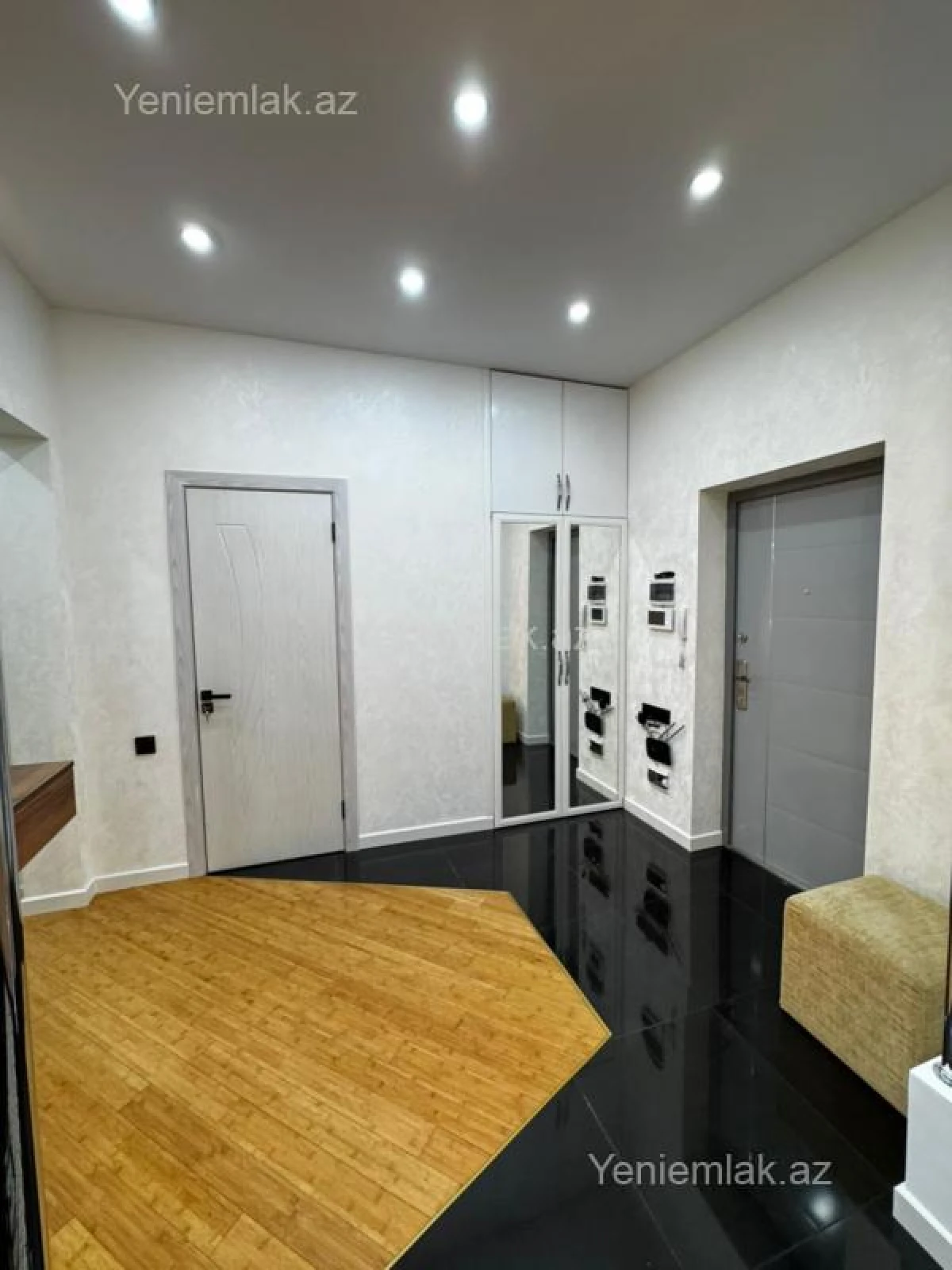 Satılır 2 otaqlı yeni tikili 68 m²