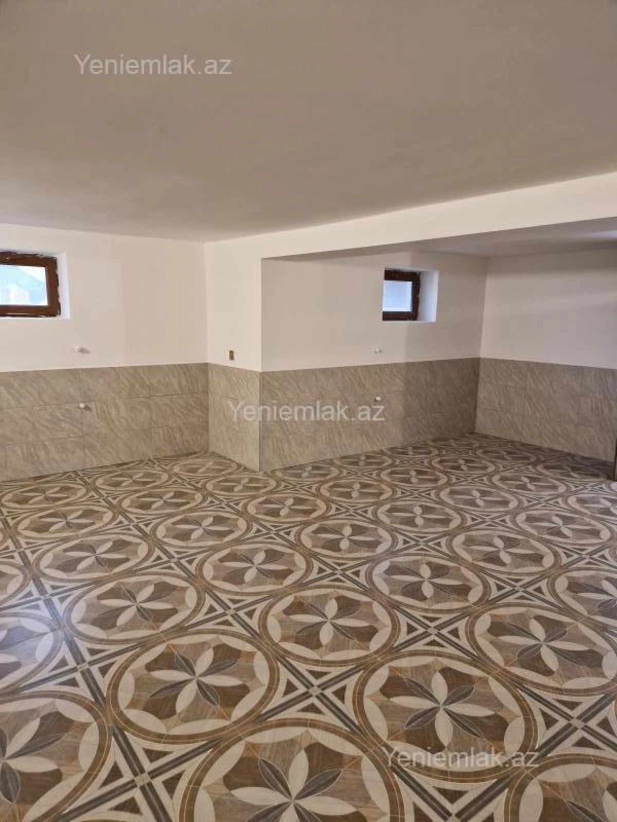 Satılır 5 otaqlı həyət evi 350 m²