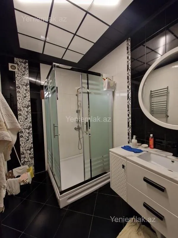 Satılır 5 otaqlı həyət evi 350 m²