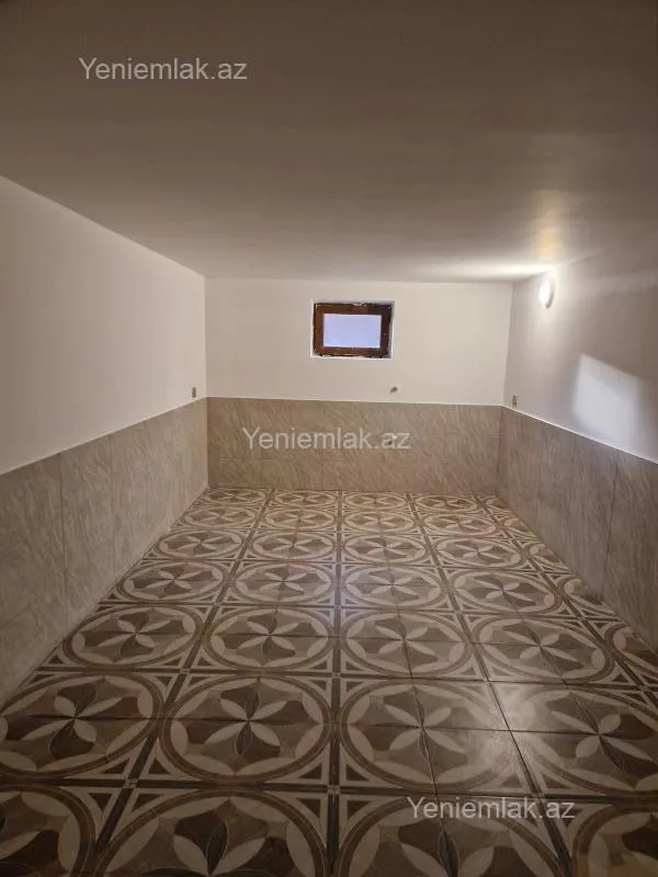 Satılır 5 otaqlı həyət evi 350 m²