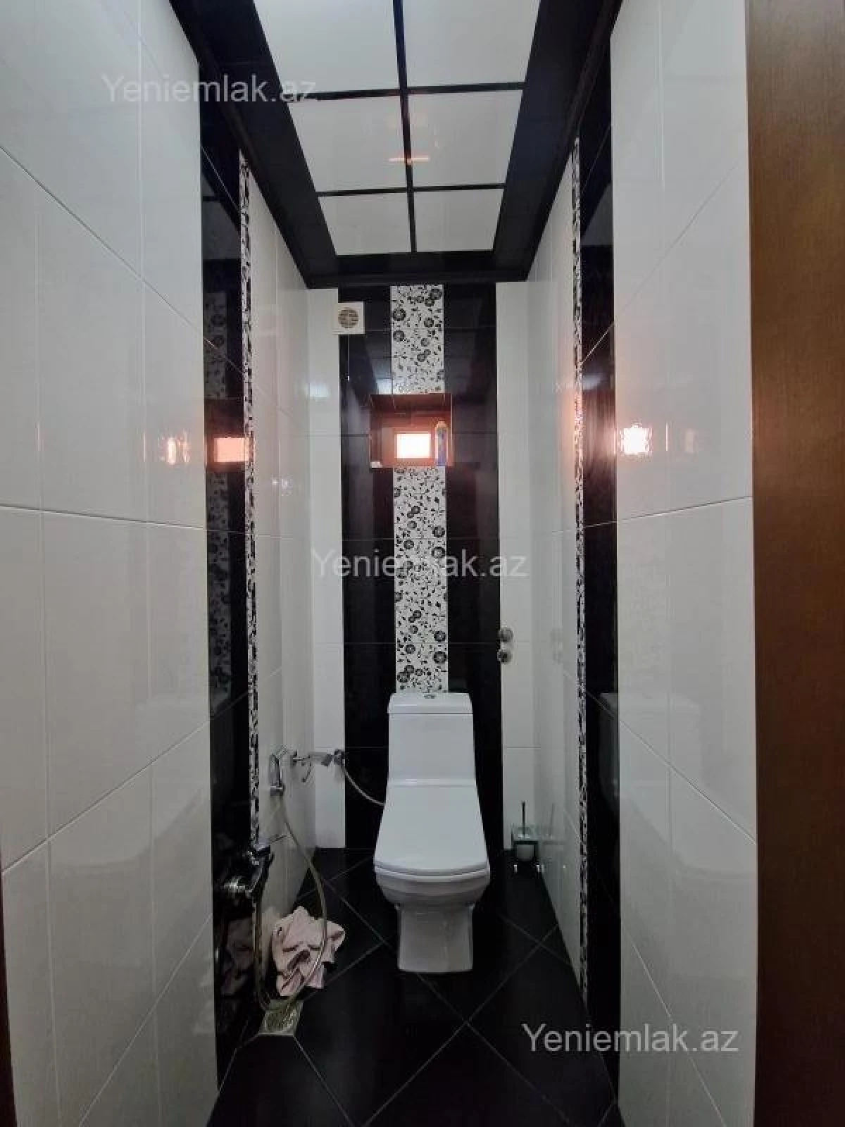 Satılır 5 otaqlı həyət evi 350 m²