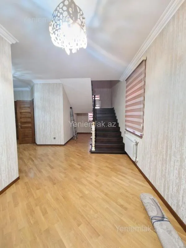 Satılır 5 otaqlı həyət evi 350 m²