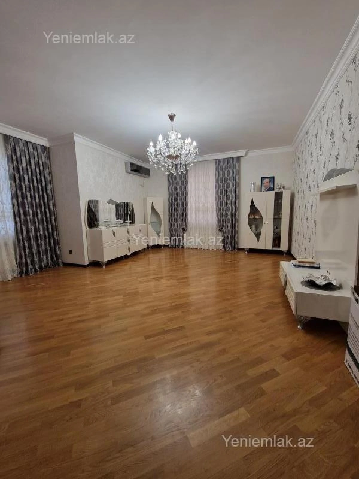 Satılır 5 otaqlı həyət evi 350 m²