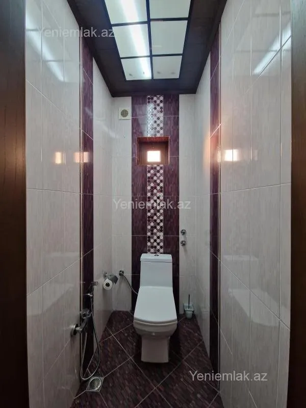 Satılır 5 otaqlı həyət evi 350 m²