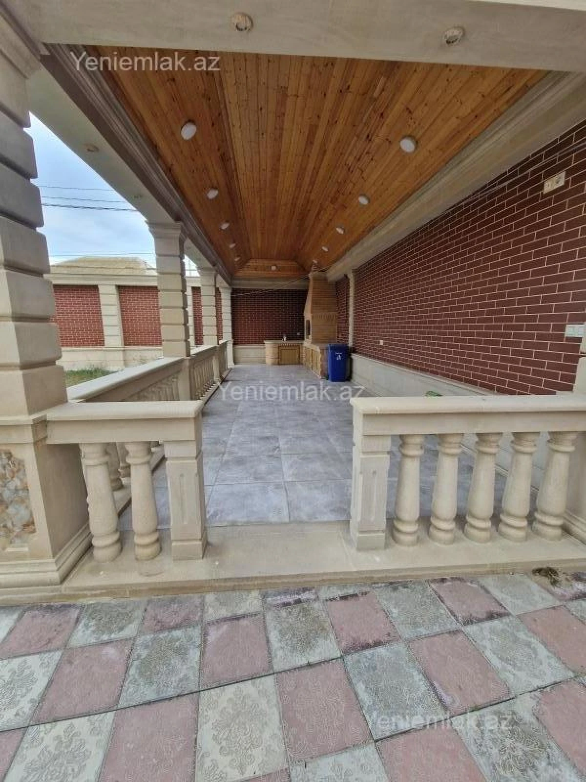 Satılır 5 otaqlı həyət evi 350 m²