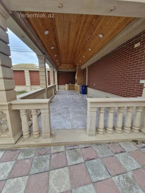 Satılır 5 otaqlı həyət evi 350 m²