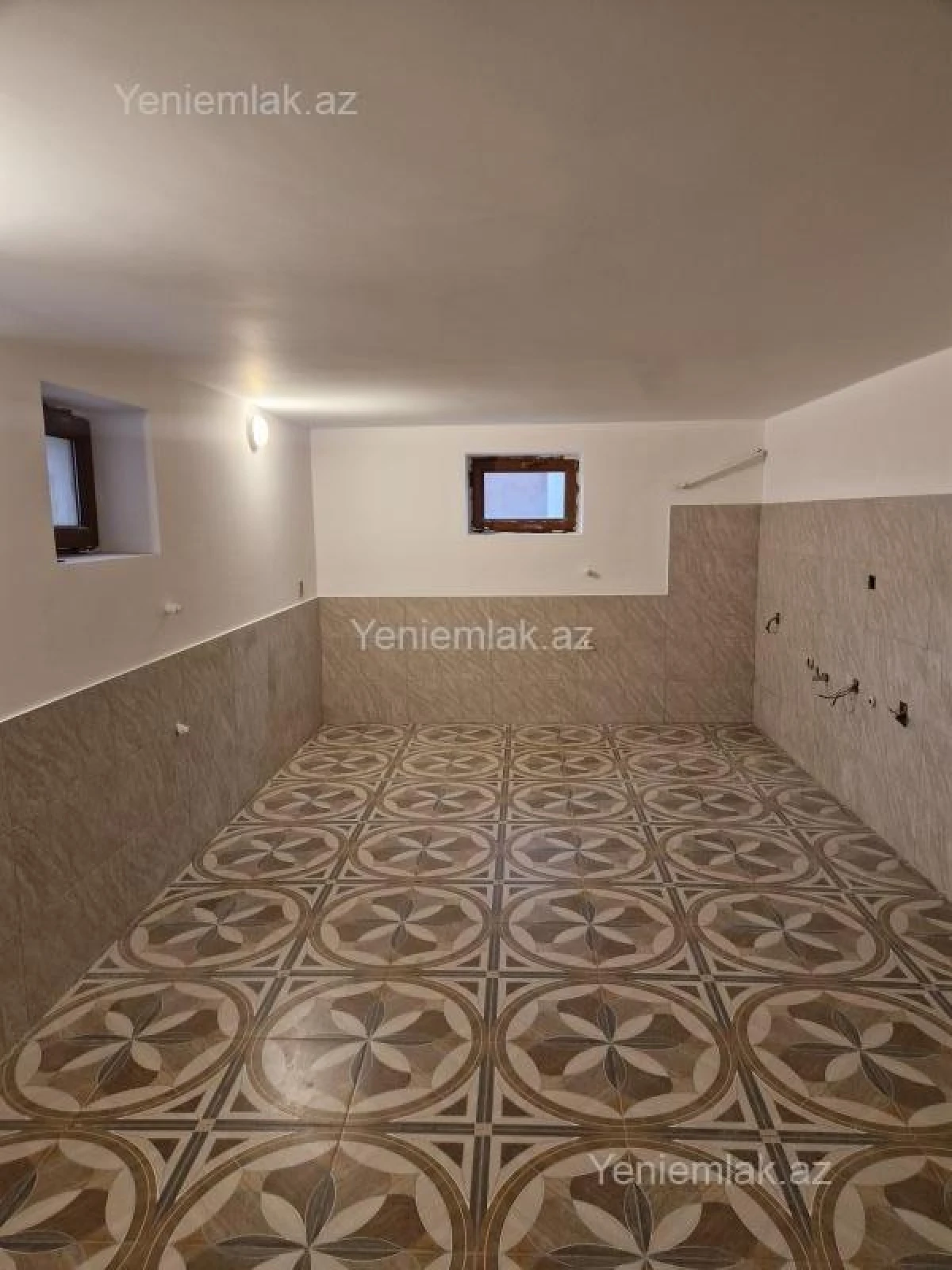 Satılır 5 otaqlı həyət evi 350 m²