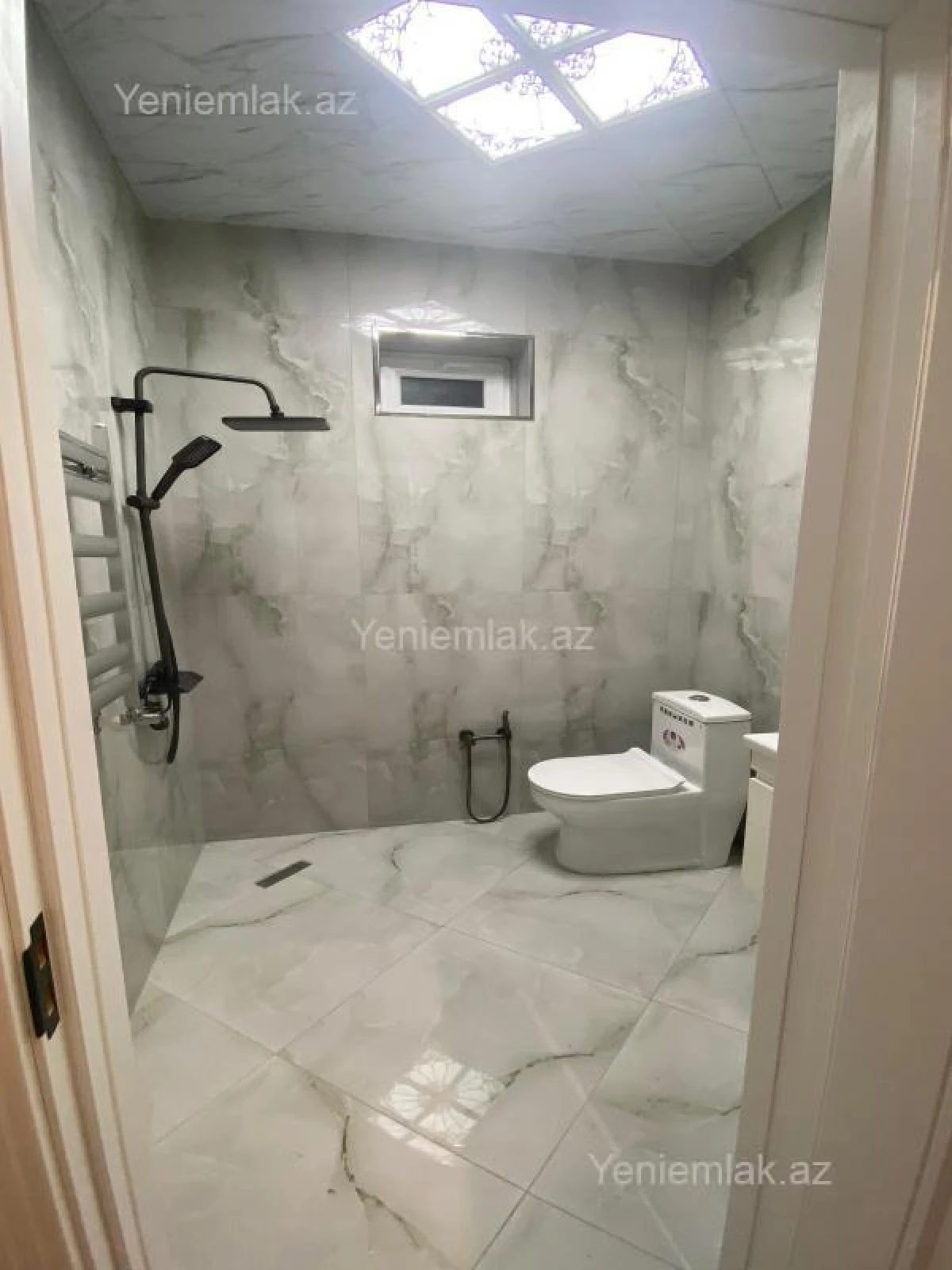 Satılır 4 otaqlı həyət evi 200 m²