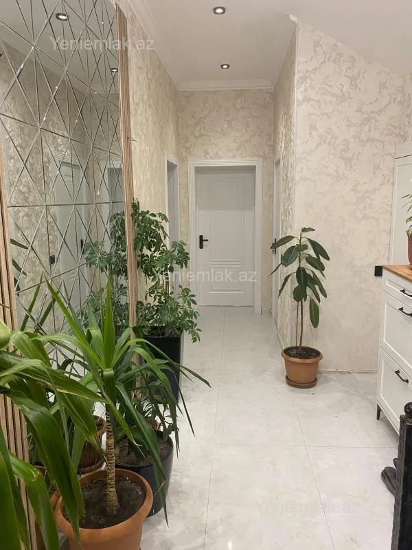 Satılır 4 otaqlı həyət evi 200 m²