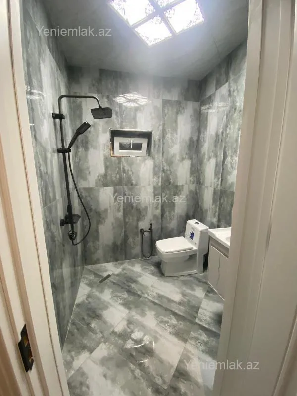 Satılır 4 otaqlı həyət evi 200 m²