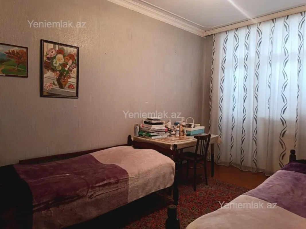 Satılır 5 otaqlı köhnə tikili 105 m²