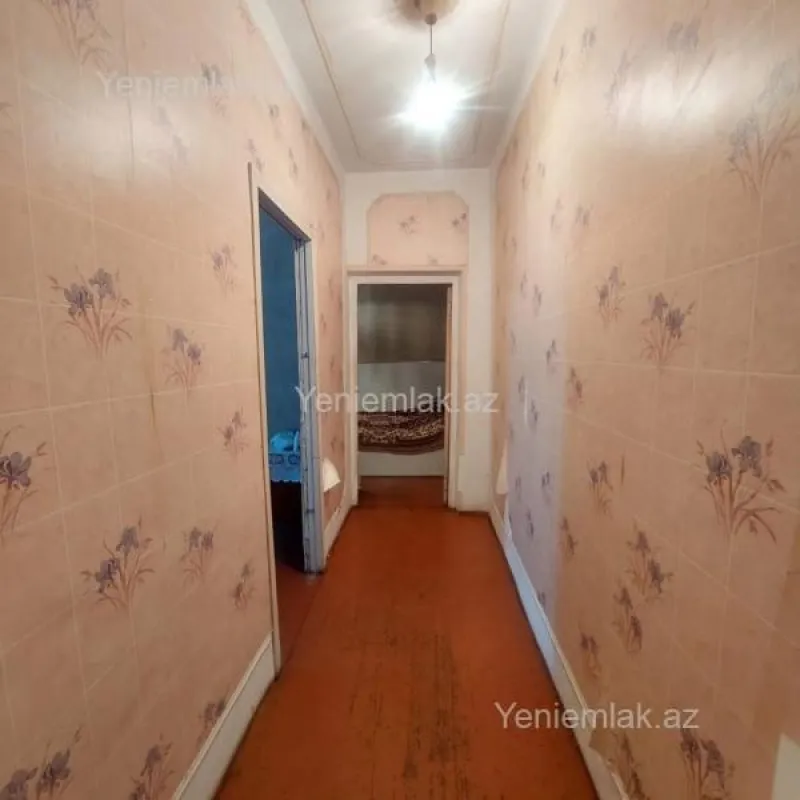 Satılır 4 otaqlı köhnə tikili 90 m²