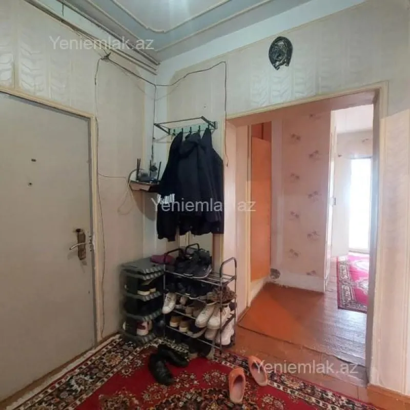 Satılır 4 otaqlı köhnə tikili 90 m²