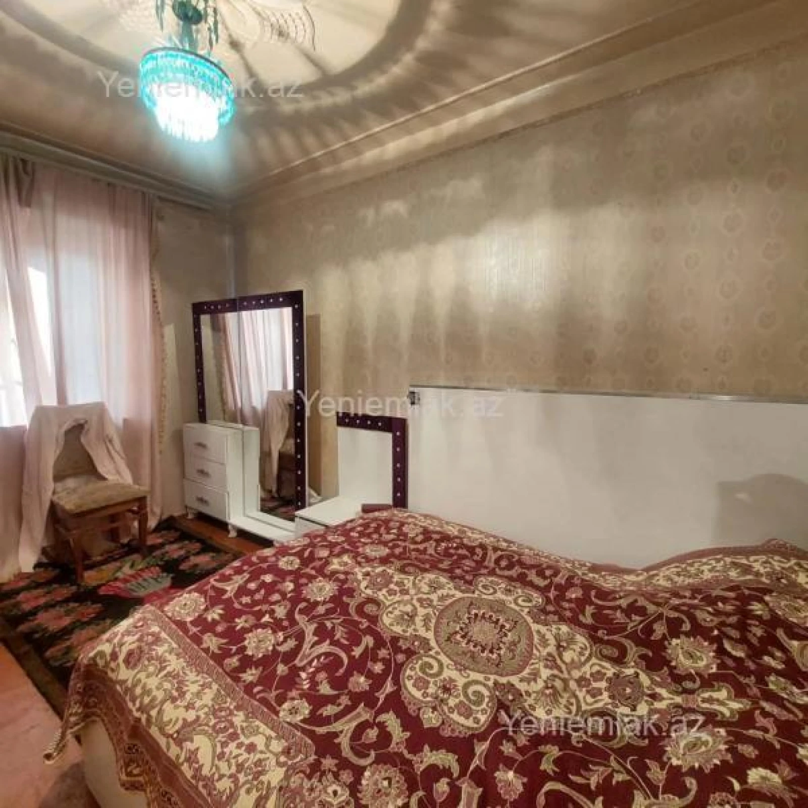 Satılır 4 otaqlı köhnə tikili 90 m²